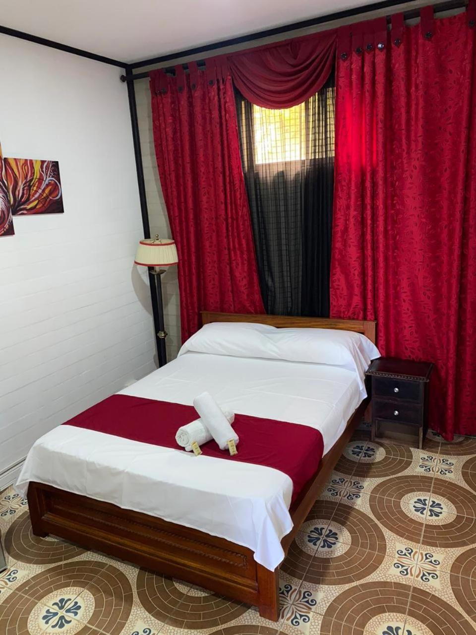 Hollywood Paradise Hotel Rionegro Exterior foto
